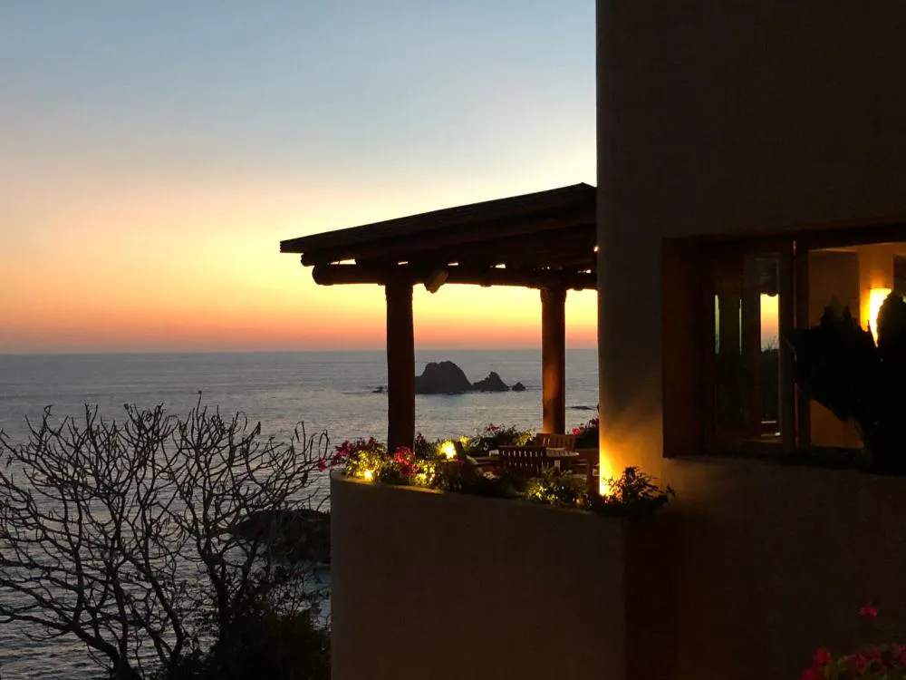 Cala de Mar Resort & Spa Ixtapa hotel hero