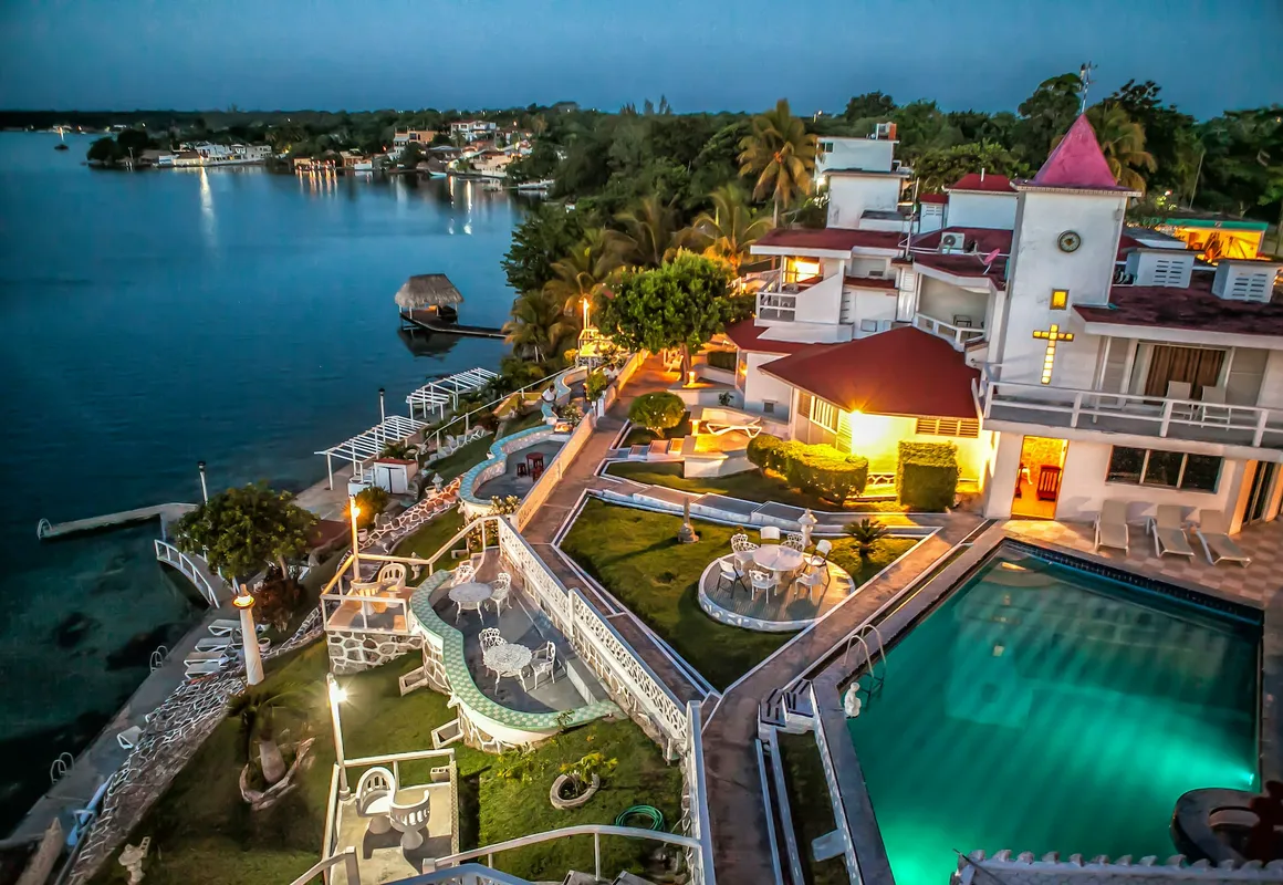 Hotel Laguna Bacalar hotel hero