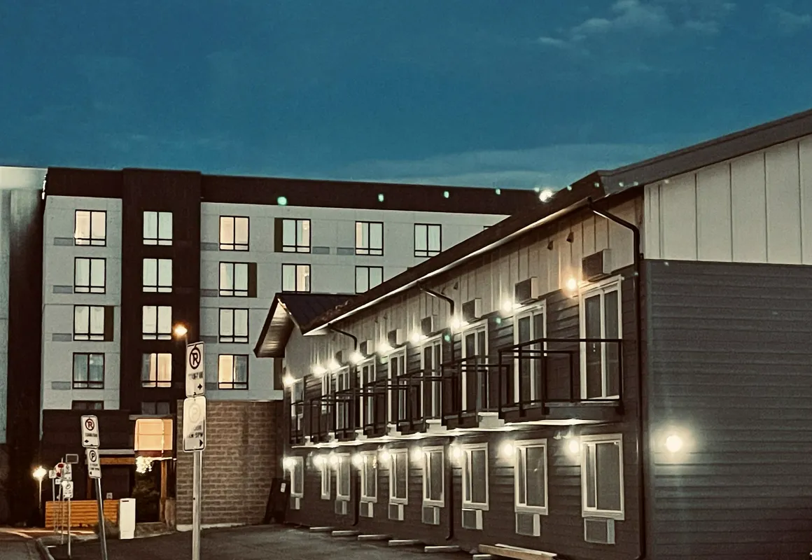 Econo Lodge hotel hero