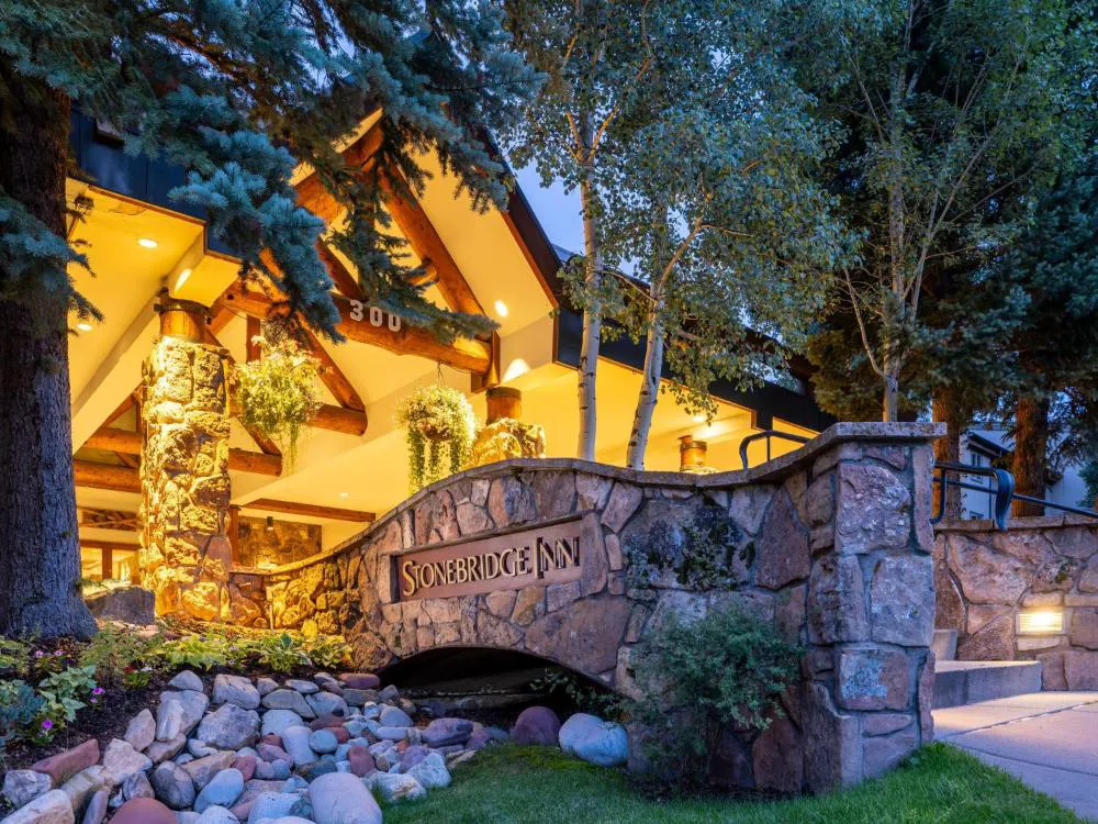 Stonebridge Inn hotel hero