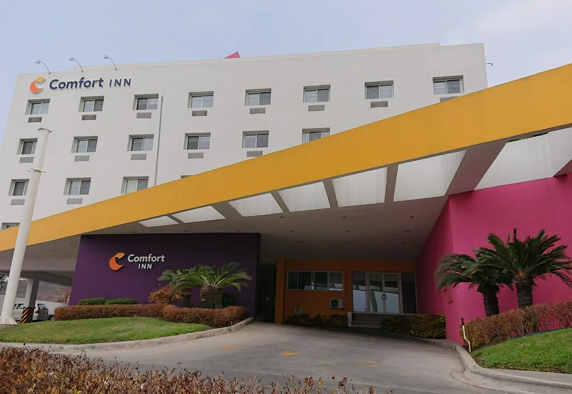 Comfort Inn Monterrey Valle hotel hero