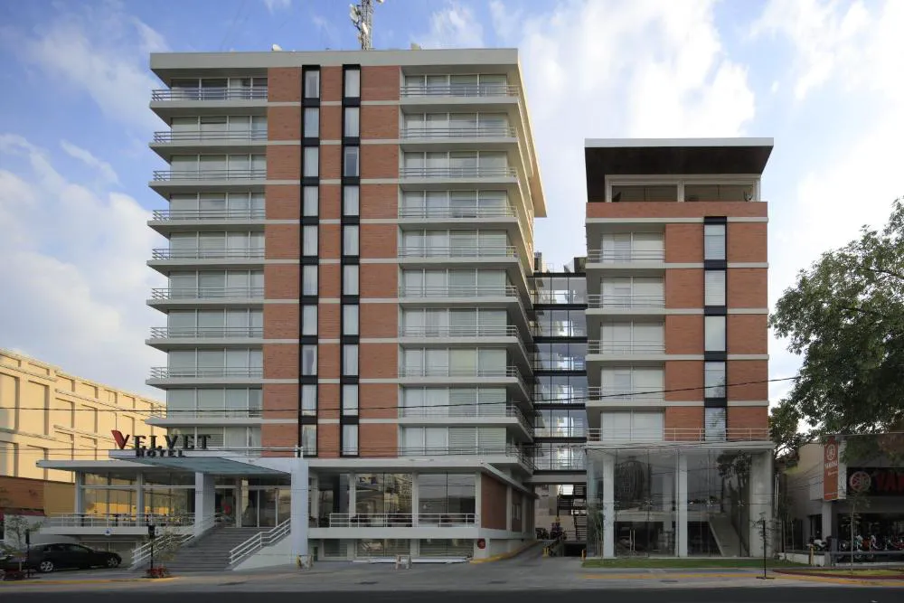 Hotel Velvet Plaza hotel hero