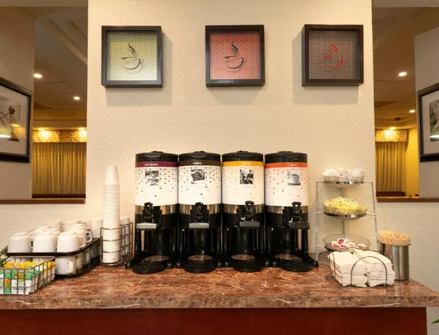 Hampton Inn by Hilton Guadalajara-Aeropuerto hotel detail image 3