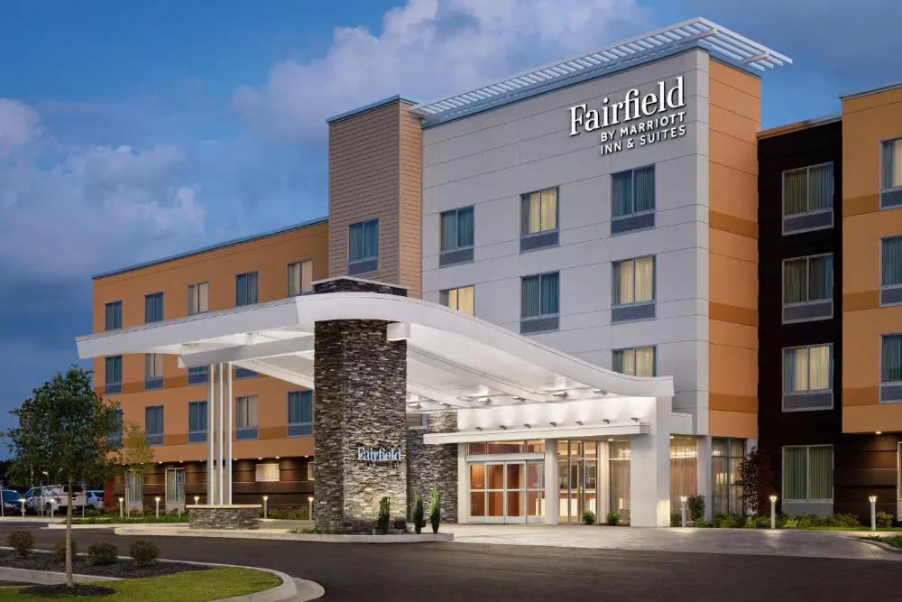Fairfield Inn & Suites by Marriott Shawnee hotel hero