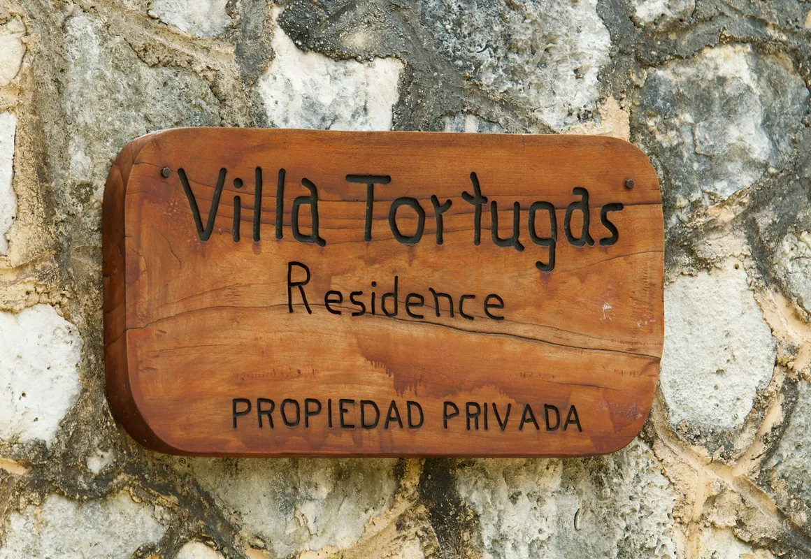 Villa Tortugas hotel hero