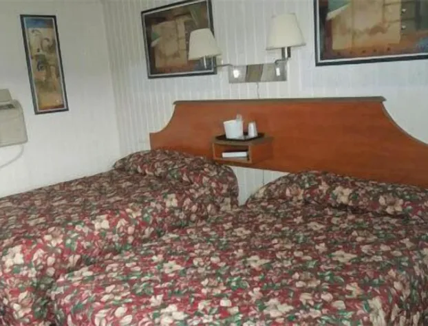 Inn Towne Motel hotel detail image 3