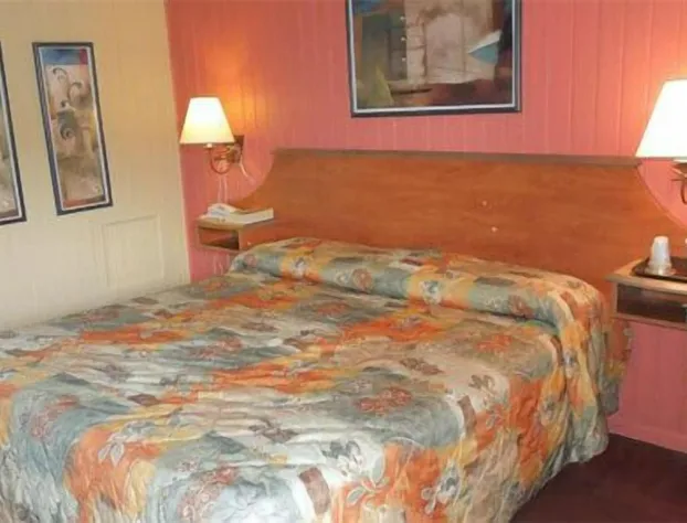 Inn Towne Motel hotel detail image 4