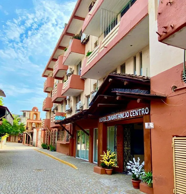 Hotel Zihuatanejo Centro hotel hero