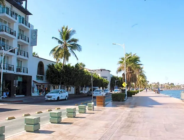 Seven Crown La Paz Malecon hotel detail image 1