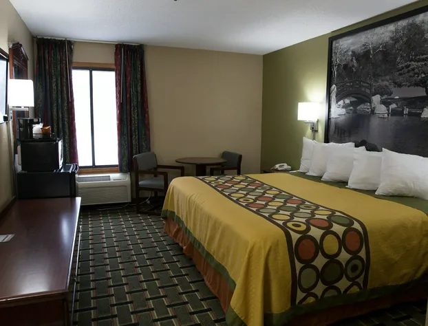 Econo Lodge hotel detail image 3