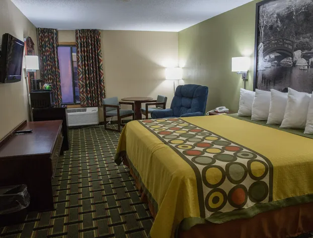 Econo Lodge hotel detail image 4