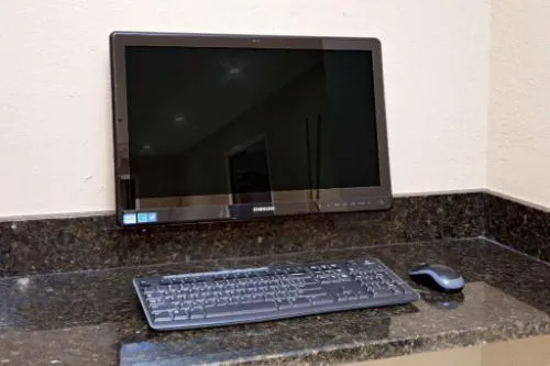 Econo Lodge Canton North hotel detail image 3