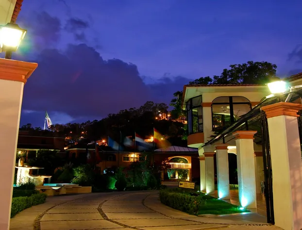 Hotel Arrecife de Coral hotel detail image 1
