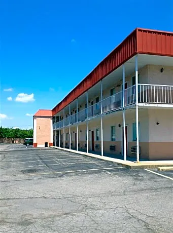 Country Hearth Inn & Suites Indianapolis hotel hero