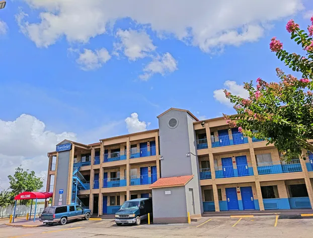 Travelodge by Wyndham Houston Hobby Airport hotel detail image 1