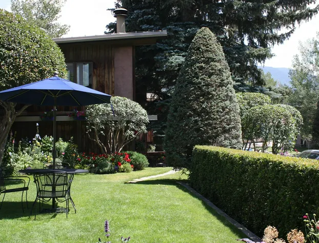 St. Moritz Lodge & Condominiums hotel detail image 4