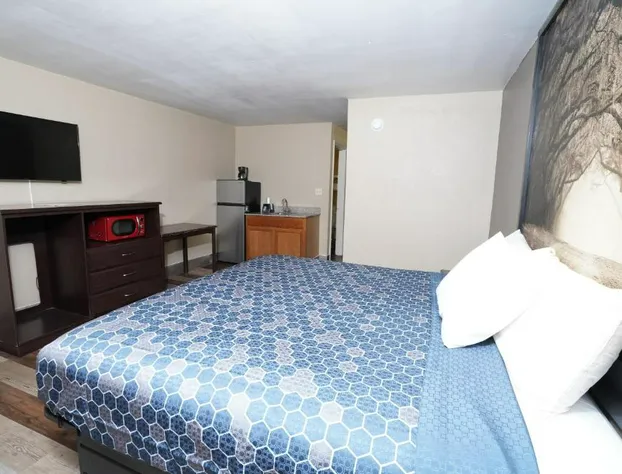 Red Carpet Inn and Suites Newnan hotel detail image 3