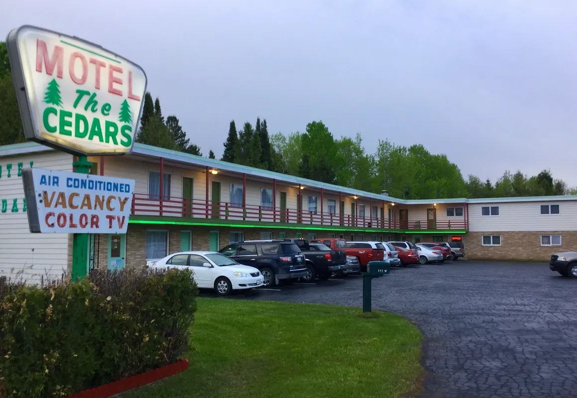 Cedars Motel hotel hero