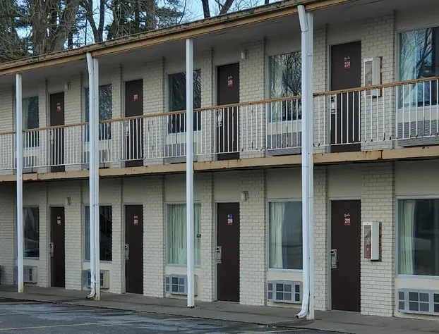 Rodeway Inn Brazil hotel detail image 2