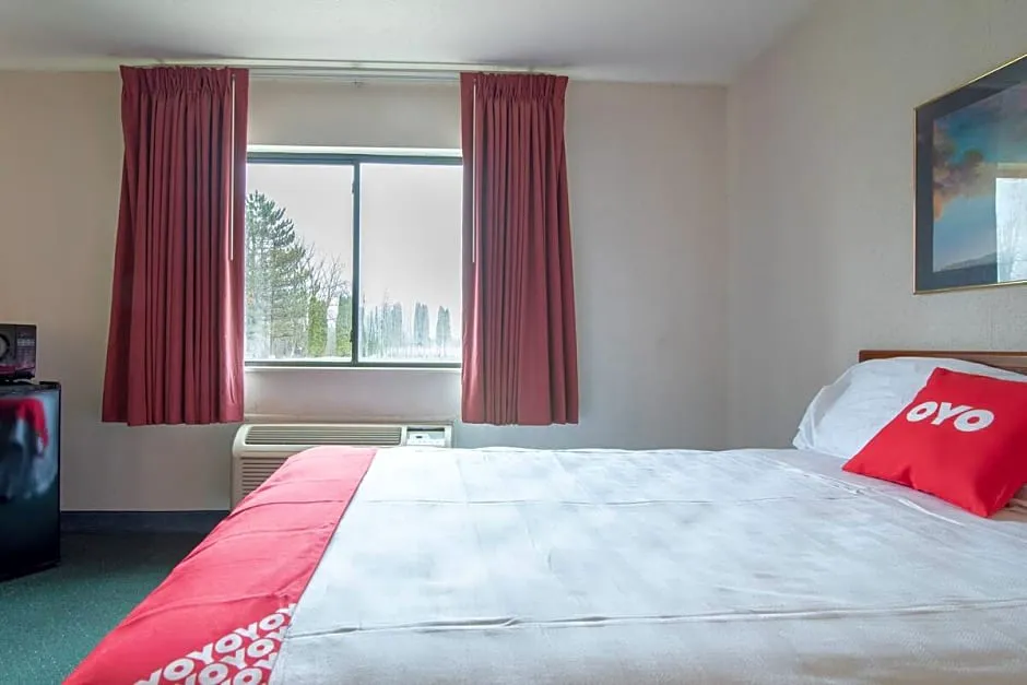 Hotel New Castle IN Hwy 3 hotel hero