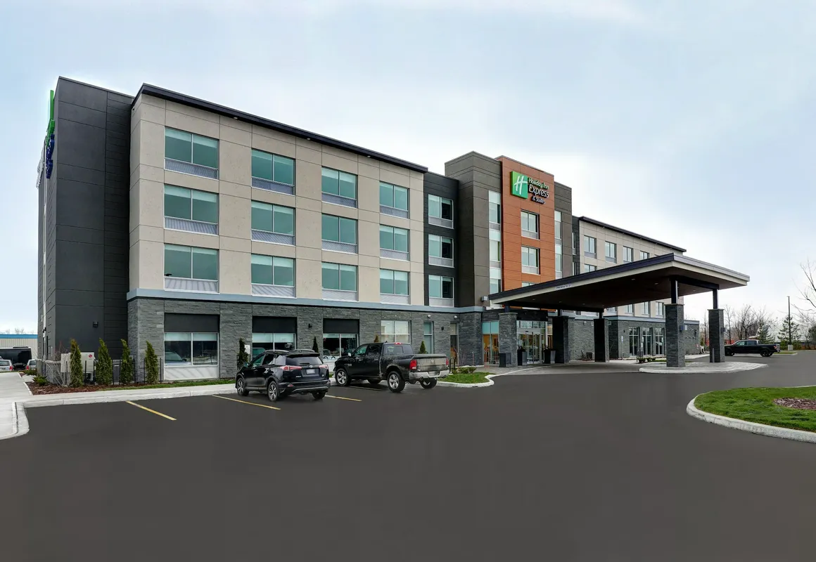 Holiday Inn Express & Suites Collingwood by IHG hotel hero