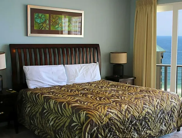 Laketown Wharf Resort by Emerald View Resorts hotel detail image 3