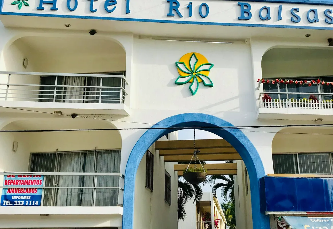 Hotel Rio Balsas hotel hero