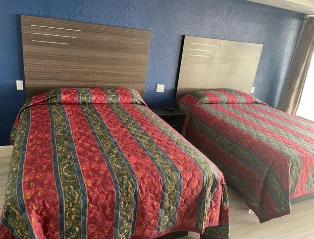 Econo Lodge Savannah Gateway I-95 hotel detail image 4