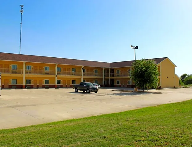 Horizon Inn & Suites - Pearsall hotel detail image 3