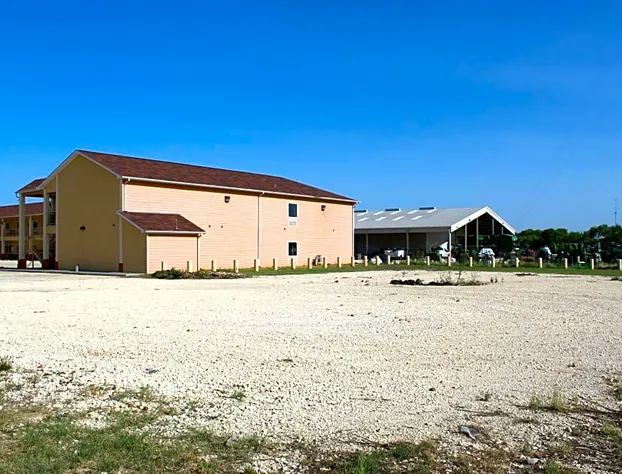 Horizon Inn & Suites - Pearsall hotel detail image 4