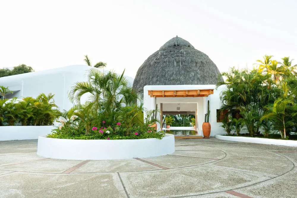 Camino Real Zaashila Huatulco hotel hero