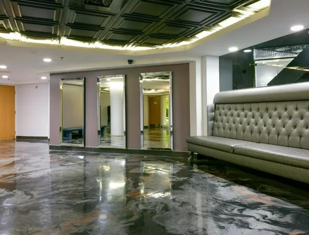 Empire Suites hotel detail image 4