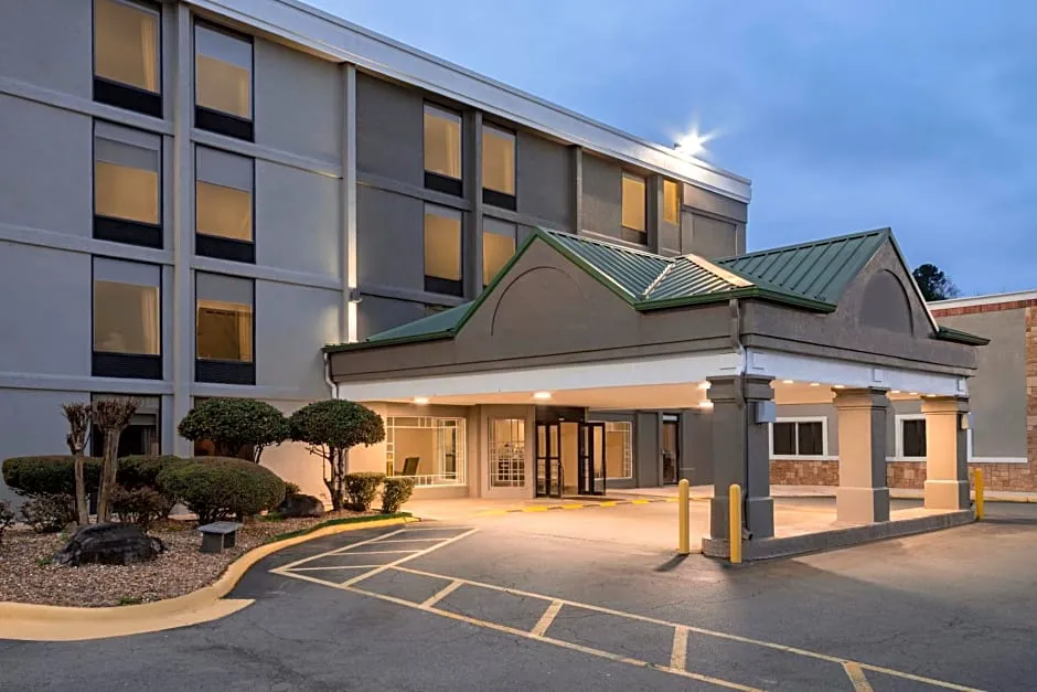 Country Inn & Suites by Radisson, North Little Rock, AR hotel hero