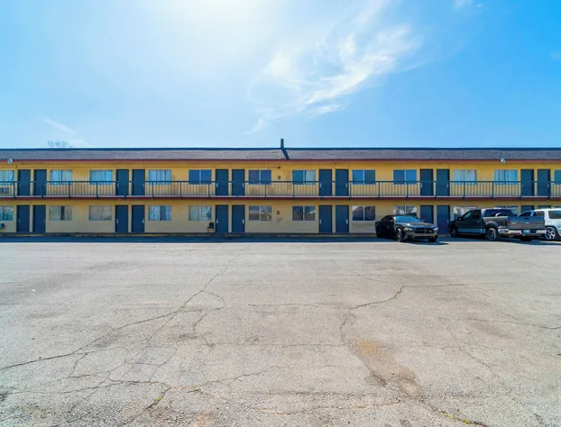 Castle Inn & Suites By OYO Chickasha hotel detail image 1