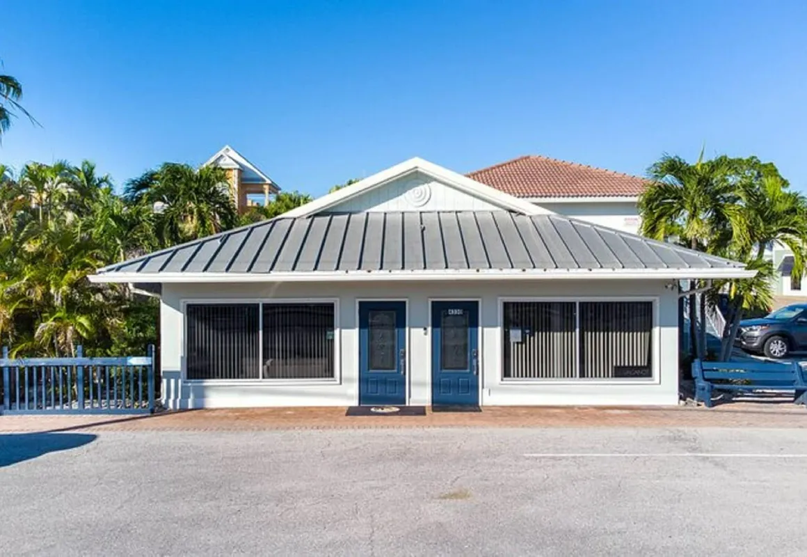 Bonita Beach Inn and Suites hotel hero