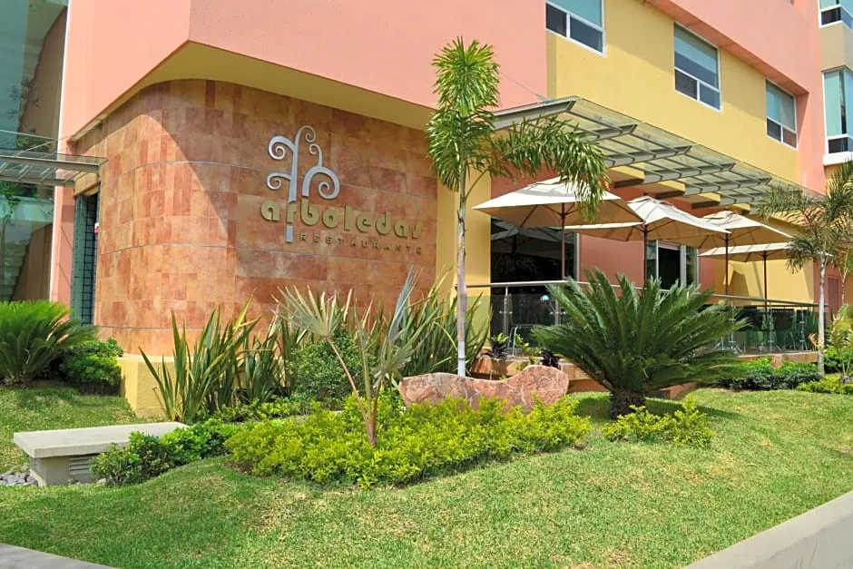 Hostalia Hotel Expo & Business Class hotel hero