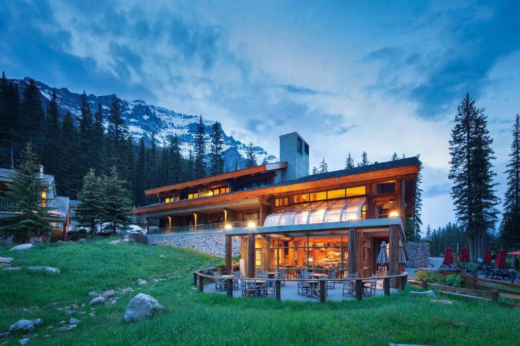 Moraine Lake Lodge hotel hero