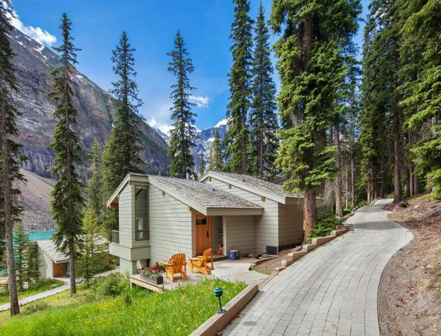 Moraine Lake Lodge hotel detail image 4