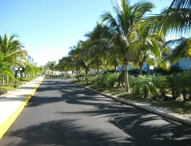 Barefoot Beach Resort hotel detail image 4