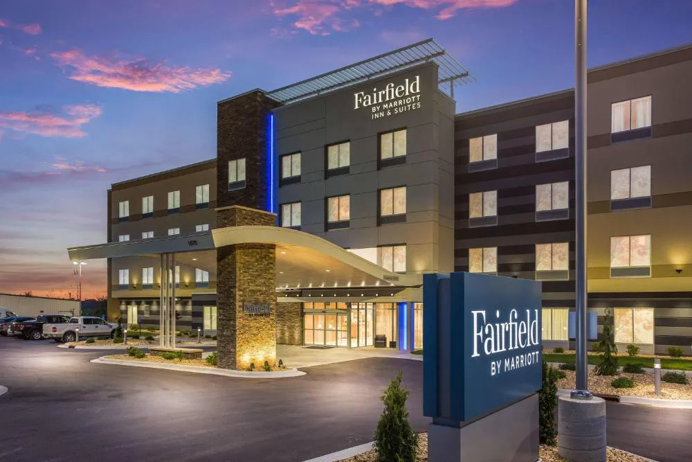 Fairfield Inn & Suites by Marriott Rolla hotel hero