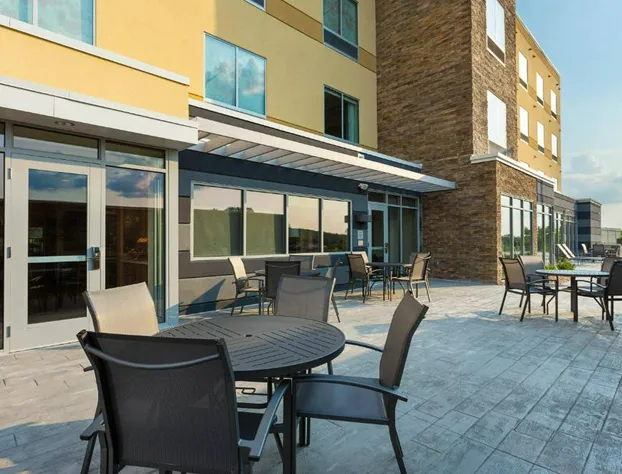 Fairfield Inn & Suites by Marriott Rolla hotel detail image 4