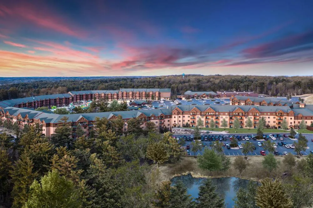 Club Wyndham Glacier Canyon hotel hero