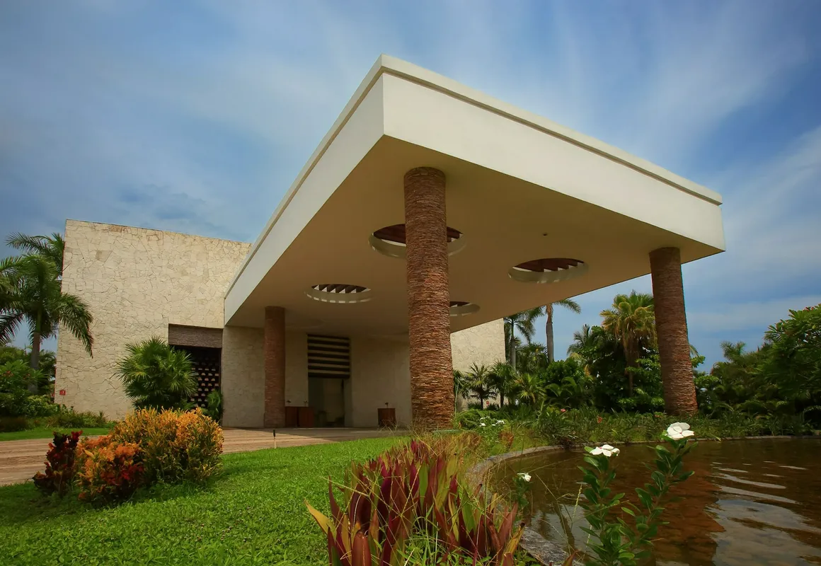 Ocean Breeze Acapulco hotel hero