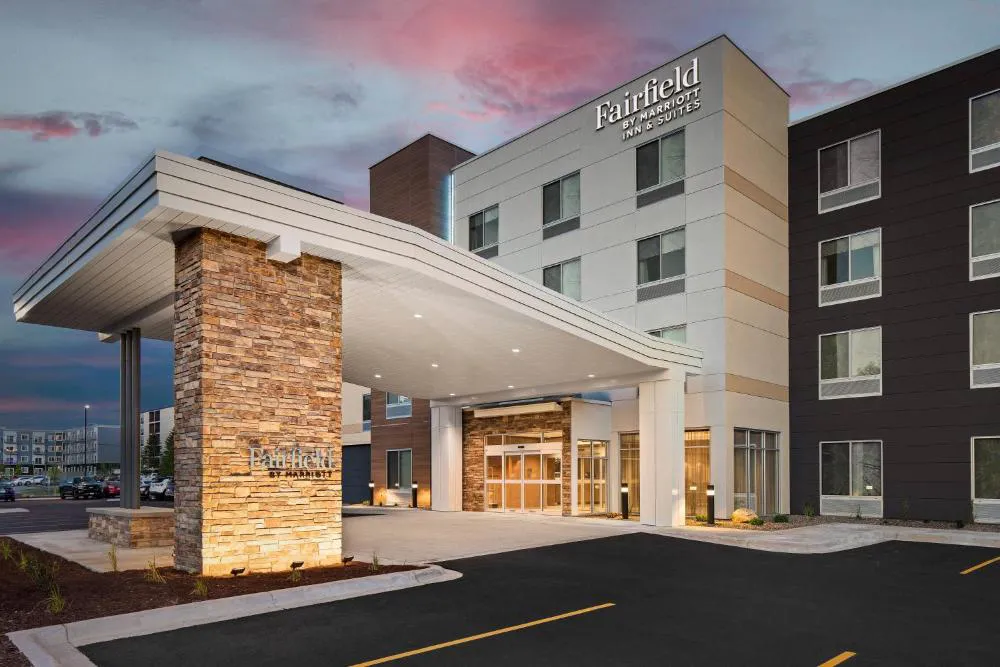 Fairfield Inn & Suites by Marriott Duluth hotel hero