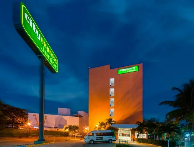 City Express Junior by Marriott Ciudad Del Carmen hotel detail image 1