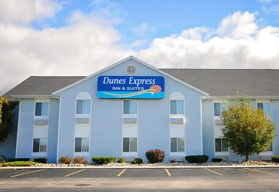 Dunes Express Inn & Suites hotel hero