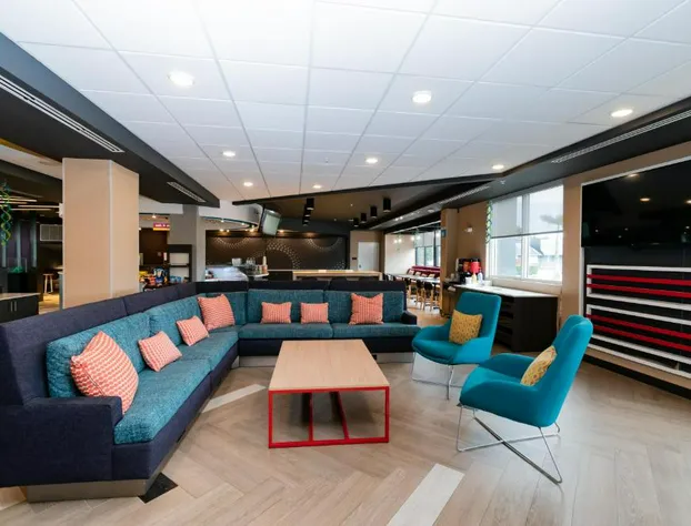 Tru by Hilton Florida City hotel detail image 1