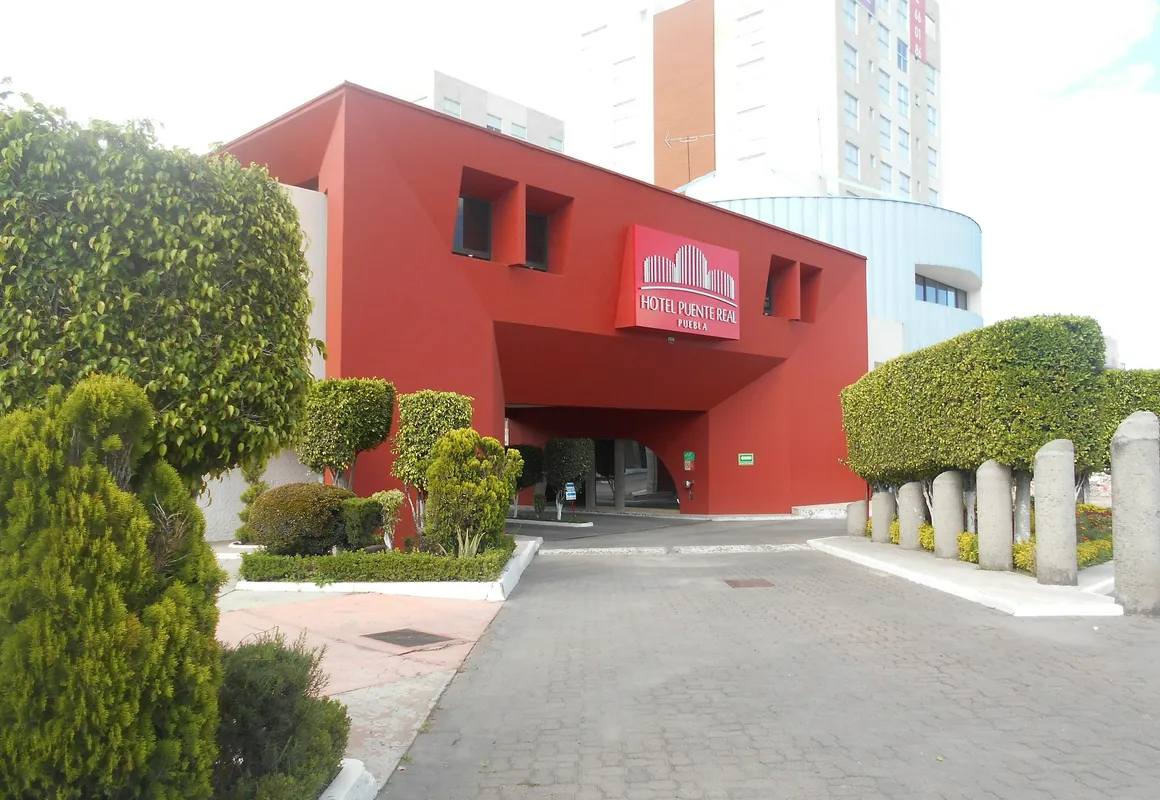 Hotel Puente Real hotel hero