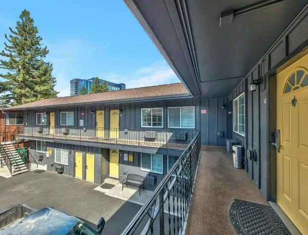 Lake Ridge Hotel hotel detail image 2