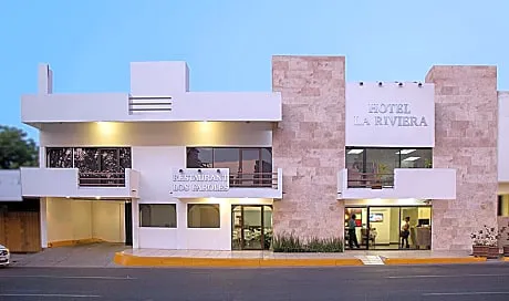 Hotel La Riviera hotel hero